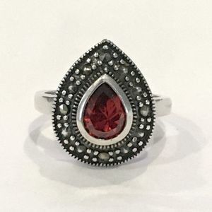 Vintage Genuine Garnet Sterling Silver Marcasite Cocktail Ring Sz 7
